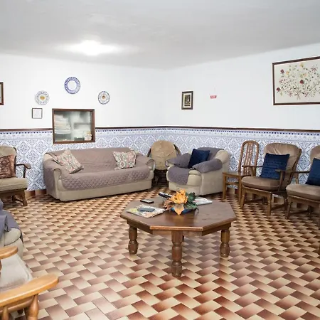 Local Familiar Bed & Breakfast Monfortinho