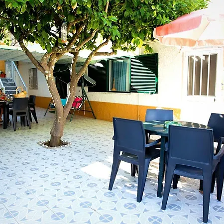 Local Familiar Bed & Breakfast