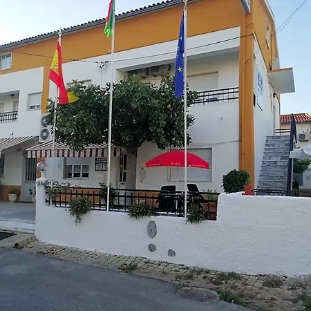 Local Familiar Bed & Breakfast Monfortinho