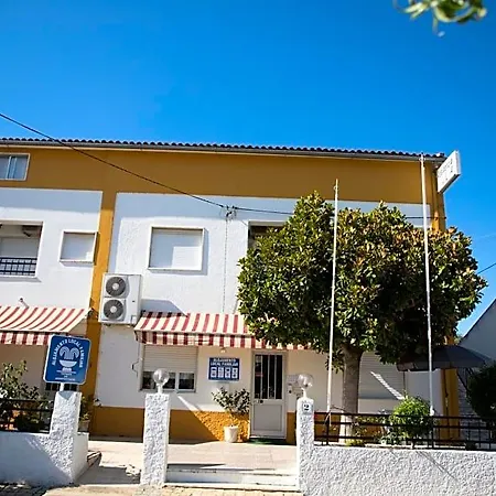 Local Familiar Bed & Breakfast 4*