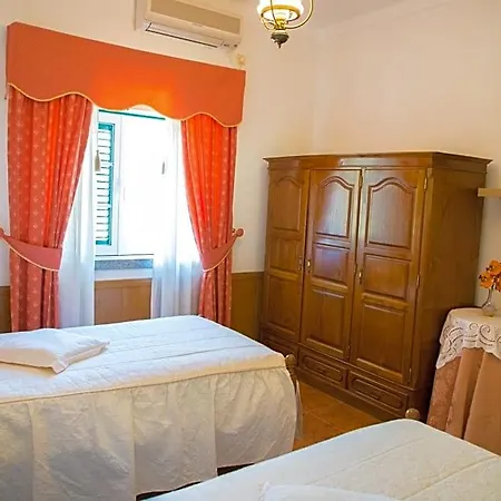 Local Familiar Bed & Breakfast