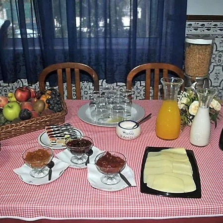 Bed & Breakfast Local Familiar 4*