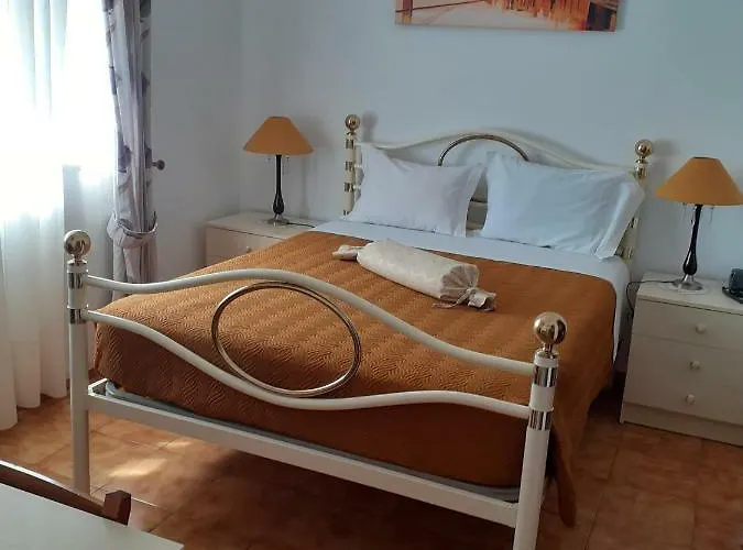 Local Familiar Bed and Breakfast Monfortinho